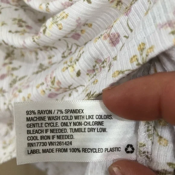 🔴Wild Fable floral Stretchy Crop  top. Scrunched sides short sleeves. Size XL. - Picture 13 of 14